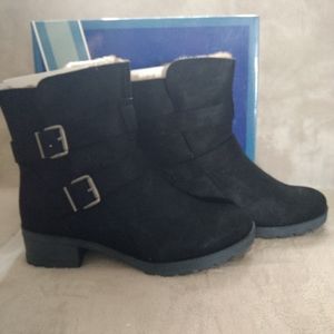 New In Box White Mountain Booties